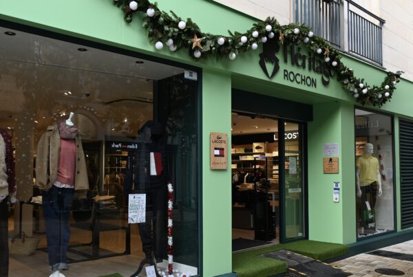 Façade verte de la boutique Héritage Rochon à Bourges, spécialisée en streetwear chic